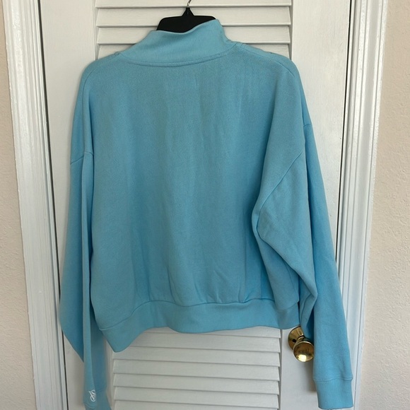 Victoria’s Secret crop sweater - Picture 2 of 9